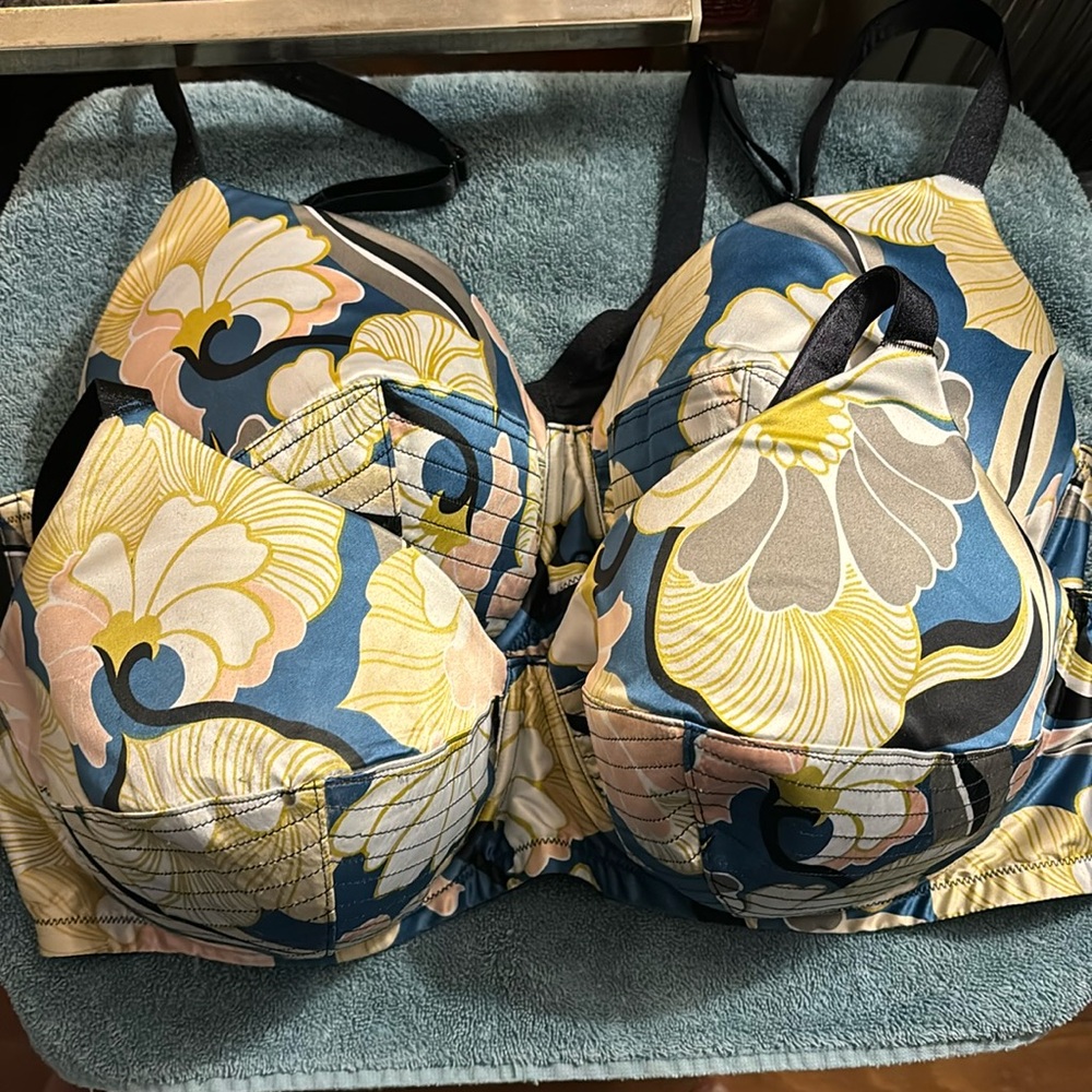 ❄️Savage X Fenty Satin Floral Bullet Underwire Bra Size 42D